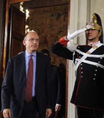 Enrico Letta, vicesecreatio del Partido Dem&oacute;crata a la salida de la reuni&oacute;n con el presidente italiano, Giorgio Napolitano.