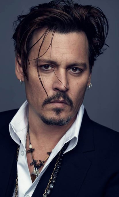 Aunque ha intentado cultivar su imagen de renegado de la industria, ahora Depp se ha convertido en hombre-imagen de la mano de Dior. El actor es el rostro de la campaña del nuevo perfume de la marca francesa.