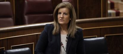 Fátima Báñez, durante una sesión de control al Gobierno en el Congreso.
