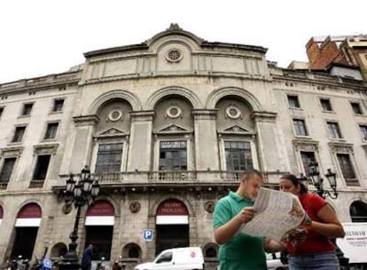 Fachada del teatro Principal, al final de la Rambla de Barcelona.