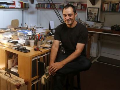 El dibujante Pepe Medina en su estudio de Pozuelo (Madrid).