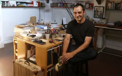 El dibujante Pepe Medina en su estudio de Pozuelo (Madrid).