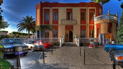 Entrada del hotel Finca Almenara de Copau (Zaragoza).