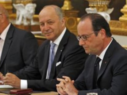 Hollande, junto al ministro Fabius, el pasado viernes.