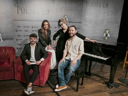 De izquierda a derecha, Miguel Gane, Loreto Sesma, Ana Elena Pena y David Galán, en un Encuentro de Poesía en el Teatro Real, en 2019.