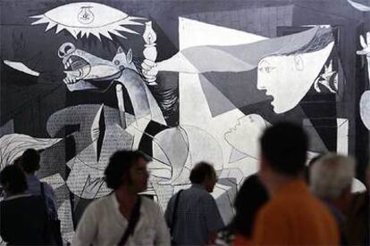 <i>El Guernica, </i><b>ayer en el Centro de Arte Reina Sofía. </b>