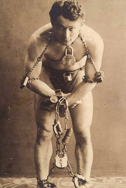 El escapista Harry Houdini.