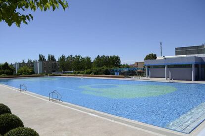 Piscina municipal de Mejorada del Campo (Madrid), en cuyas instalaciones se ha producido la agresi&oacute;n.