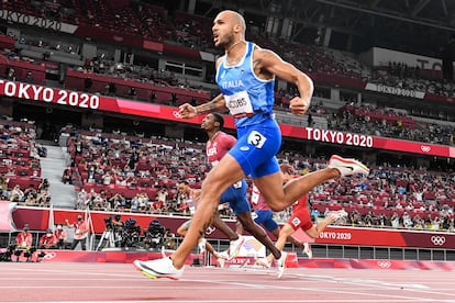 El italiano Lamont Marcell Jacobs gana el oro en los Juegos de Tokio en la prueba de los 100m.