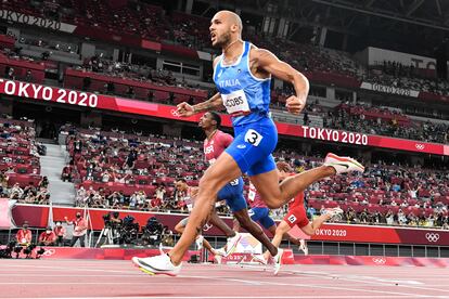 El italiano Lamont Marcell Jacobs gana el oro en los Juegos de Tokio en la prueba de los 100m.