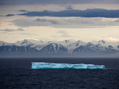 Un iceberg frente a la isla de Bylot, en el Ártico canadiense.