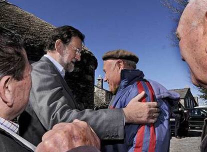 Mariano Rajoy, de visita electoral en O Cebreiro (Lugo).