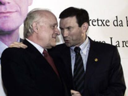Xabier Arzalluz y Juan José Ibarretxe.