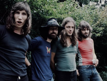 Pink Floyd in 1972, the year they began to debut some pieces from 'The Dark Side Of The Moon' live in concert. From left to right, Roger Waters (bass and vocals), Nick Mason (drums), David Gilmour (guitar and vocals) and Richard Wright (keyboards).