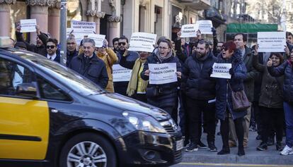 Conductores de empresas de VTC se manifiestan en Barcelona. 