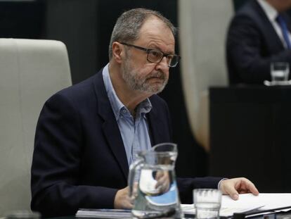 Javier Barbero, concejal de Salud, Seguridad y Emergencias, en el pleno del Ayuntamiento de Madrid.