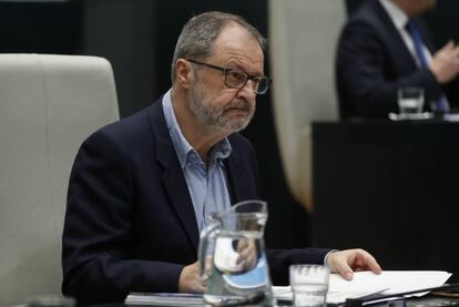 Javier Barbero, concejal de Salud, Seguridad y Emergencias, en el pleno del Ayuntamiento de Madrid.