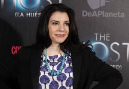 Stephanie Meyer, durante un photocall en Madrid con motivo de su nueva propuesta romántica,"The Host" (La huésped). EFE/Archivo