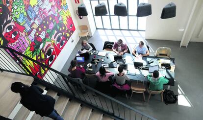 Un grupo de emprendedores en Campus de Google en Madrid.