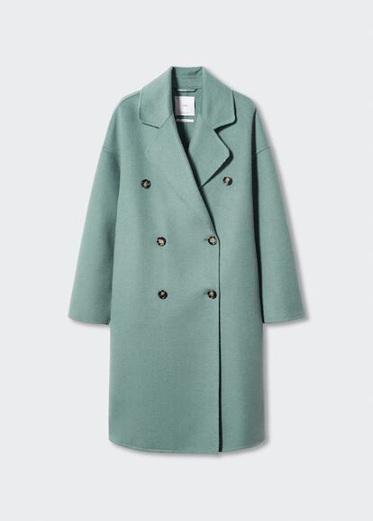 Si te van los tonos pastel, incluso para vestir en invierno, hazte con este abrigo de doble botón tejido en lana reciclada de Mango.

119,99€