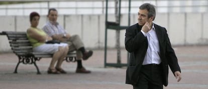 El exjefe de la Policía Local, Ginés Jiménez, paseando por Coslada.