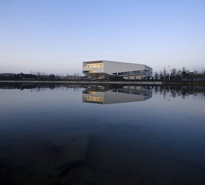 Bio-Lake Reception Center, de Zephyr Architect (2010). |