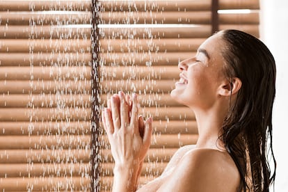 Mujer en la ducha