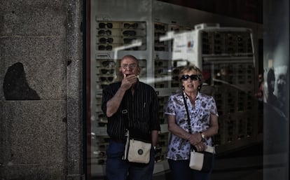 Siempre hay algo a lo que mirar en la Puerta del Sol