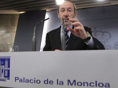 Rubalcaba, durante la rueda de prensa en La Moncloa.