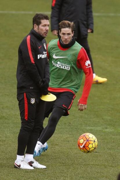 Simeone y Fernando Torres.