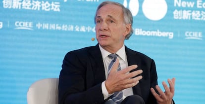 Ray Dalio, cofundador y copresidente de Bridgewater Associates ayer durante el Foro de Nueva Economía celebrado en Pekín.