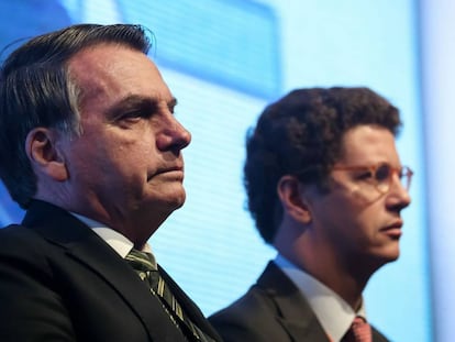 Bolsonaro e o ministro Ricardo Salles, que defendem a reestruturação do Fundo Amazônia, em um evento recente.