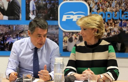 Gonz&aacute;lez y Aguirre el pasado 10 de marzo en el Comit&eacute; Regional del PP.