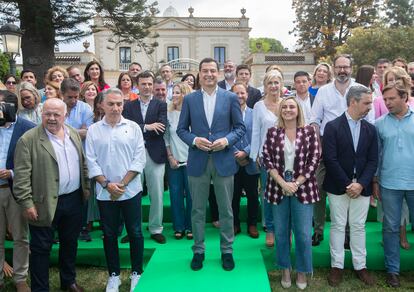 Juan Manuel Moreno, en el acto de presentación de los 109 candidatos de su partido para las elecciones autonómicas del 19-J, este domingo en Jerez de la Frontera.