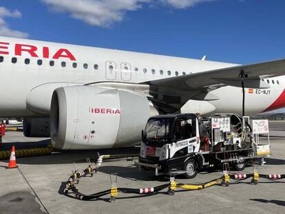 Repostaje en Madrid con biocombustible.