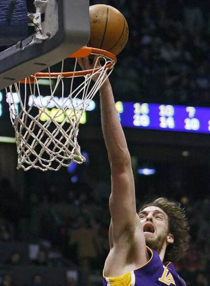 Un enceste de Gasol en su estreno con los Lakers de Los Ángeles.