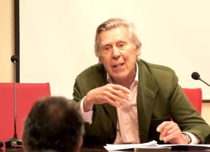 Trías Vejarano, durante un Congreso. 