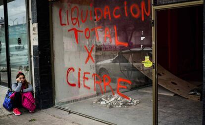 Un negocio cerrado en el centro de la ciudad de Trelew, provincia de Chubut.
