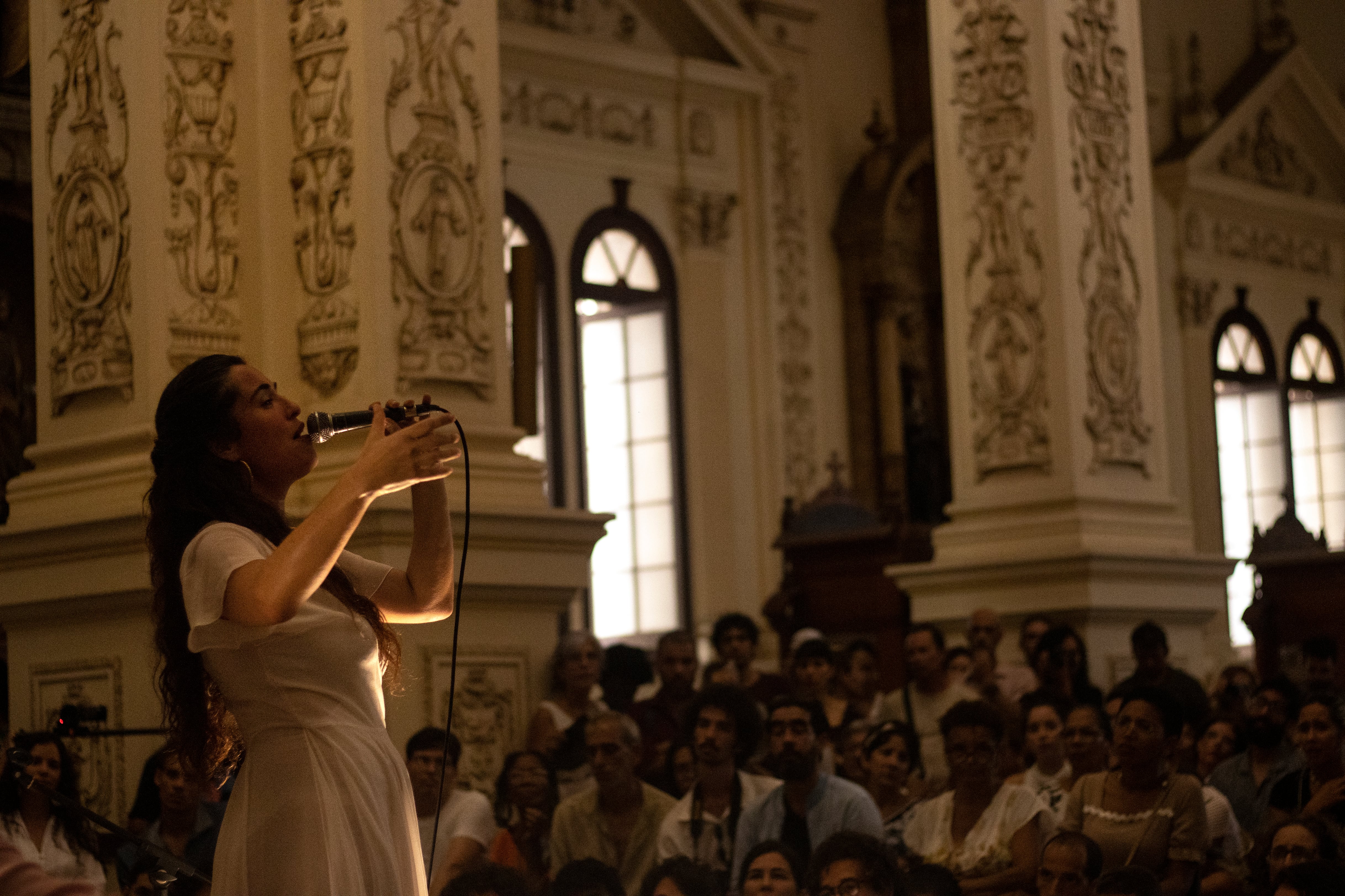 Silvia Pérez Cruz lleva su canto a una Habana en penumbras