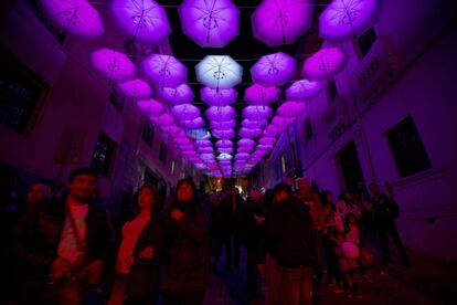 Setenta manzanas del centro histórico de Quito están involucradas con la 'Fiesta de la luz', en las que hay intervenciones callejeras y esculturas lumínicas.