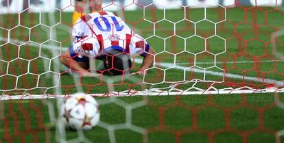 Arda reza para celebrar el gol de la victoria ante el Juventus