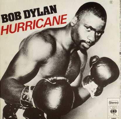 La portada del 'single' 'Hurricane' de Bob Dylan muestra al boxeador Rubin Carter en posición de lucha.