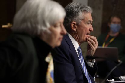 Janet Yellen y Jerome Powell comparecen este martes ante la comisión de Banca del Senado, en Washington.