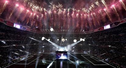 Cristiano Ronaldo levantó ayer al público del estadio cantando mientras la plantilla agradeció el apoyo de la afición tras ganar al Atlético.