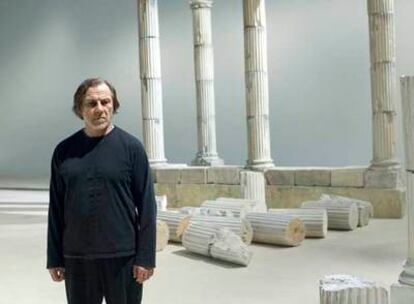 <i>'Retake with Evidence</i>' (2007) , vídeo de James Coleman, con el actor Harvey Keitel, en la imagen.