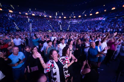 Asistentes durante la inauguración del Roig Arena, a 6 de septiembre de 2025, en Valencia, Comunidad Valenciana (España).