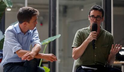 Íñigo Errejón y Juan Antonio Geraldes, en un momento del acto.