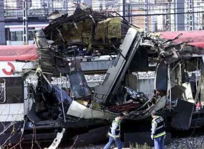 Restos de un vagón de cercanías destruido en la estación de Atocha por una de las bombas del 11 de marzo de 2004.