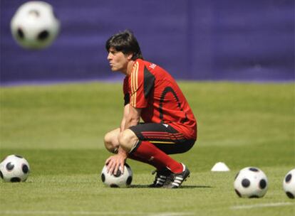 Joachim Löw, durante un entrenamiento con Alemania.