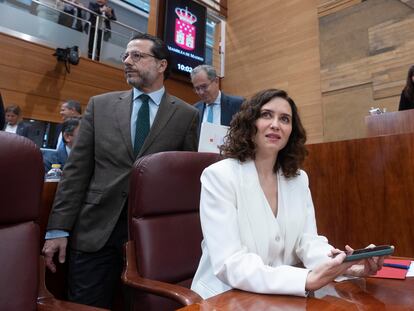 La presidenta de la Comunidad de Madrid, Isabel Díaz Ayuso, durante un pleno en la Asamblea de Madrid, a 16 de marzo de 2023, en Madrid.